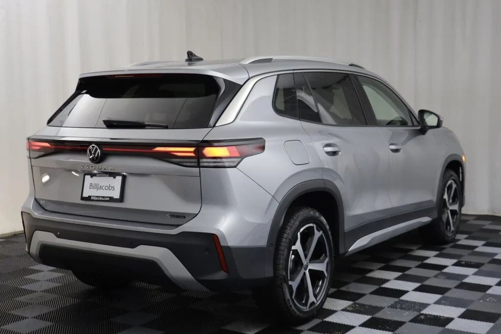 New 2026 Silver Volkswagen 2.0T SE image 17