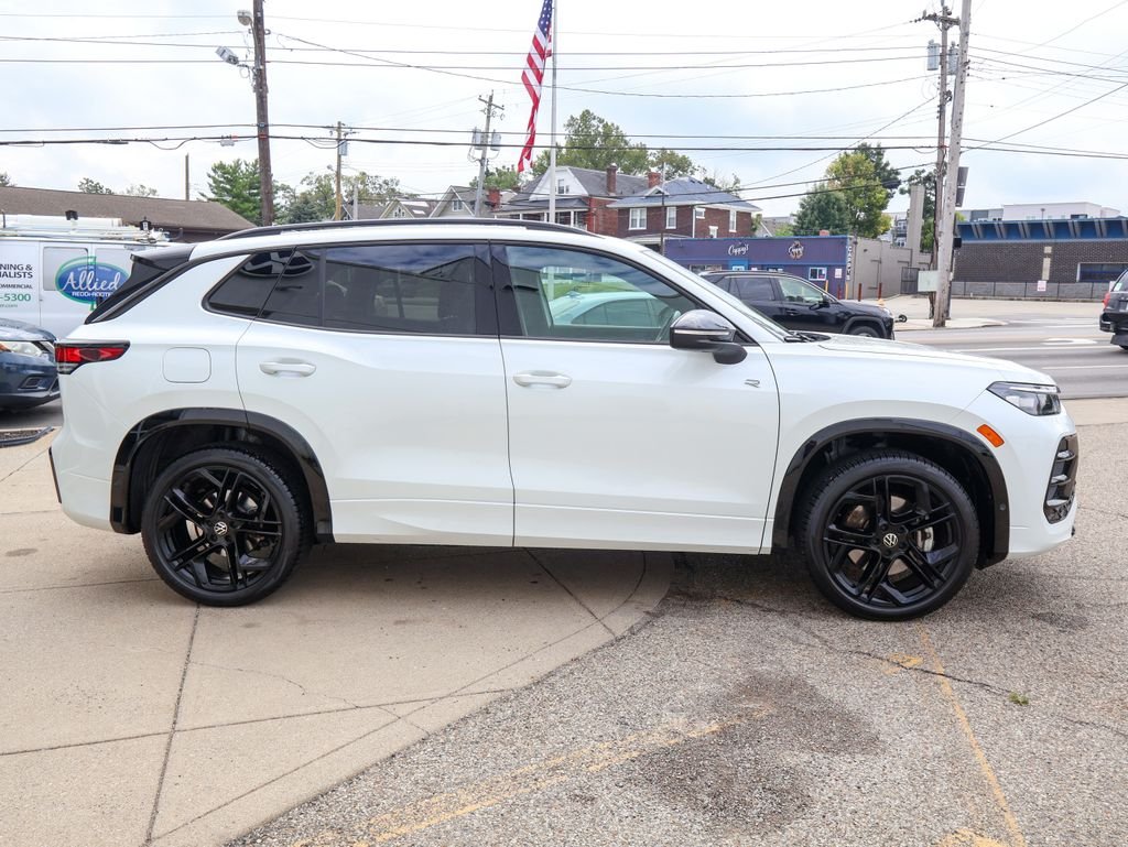 New 2026 White Volkswagen 2.0T SE R-Line Black image 6