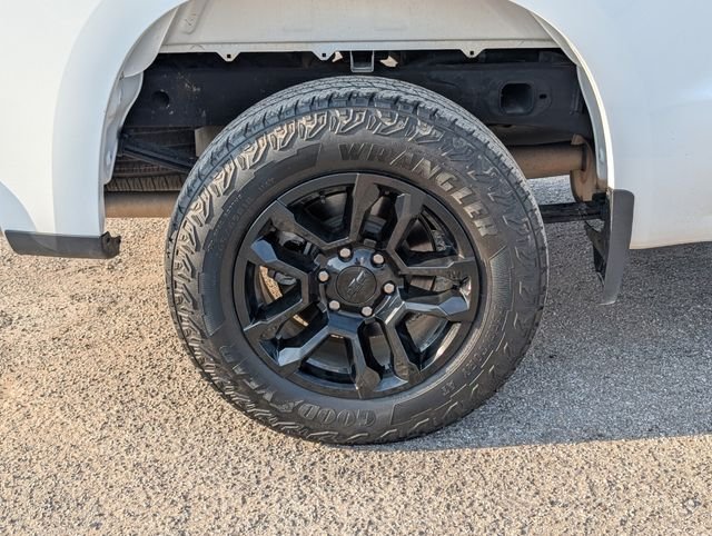 Used 2023 Summit White Chevrolet RST image 3