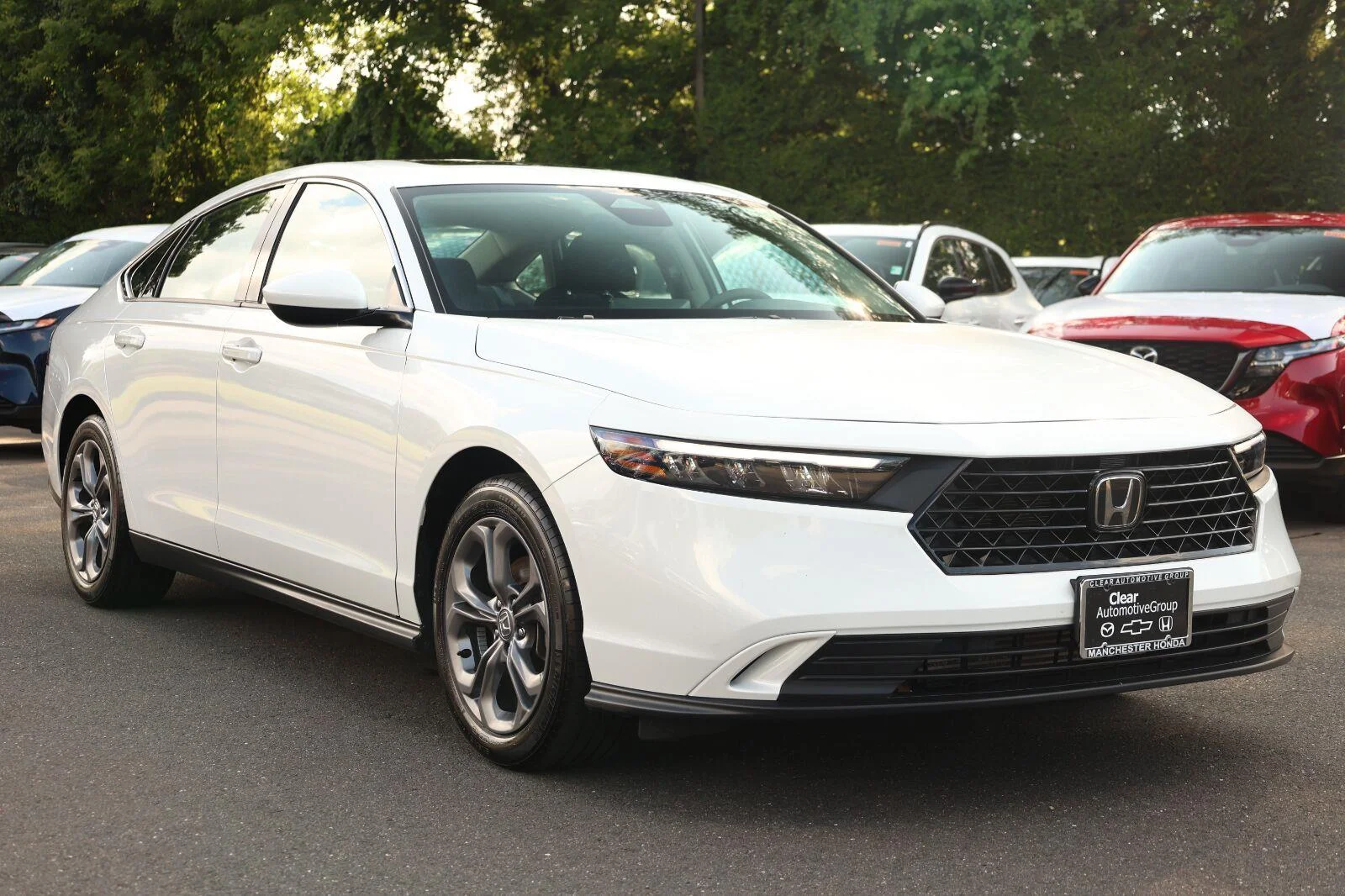 Used 2024 Platinum White Pearl Honda EX image 1