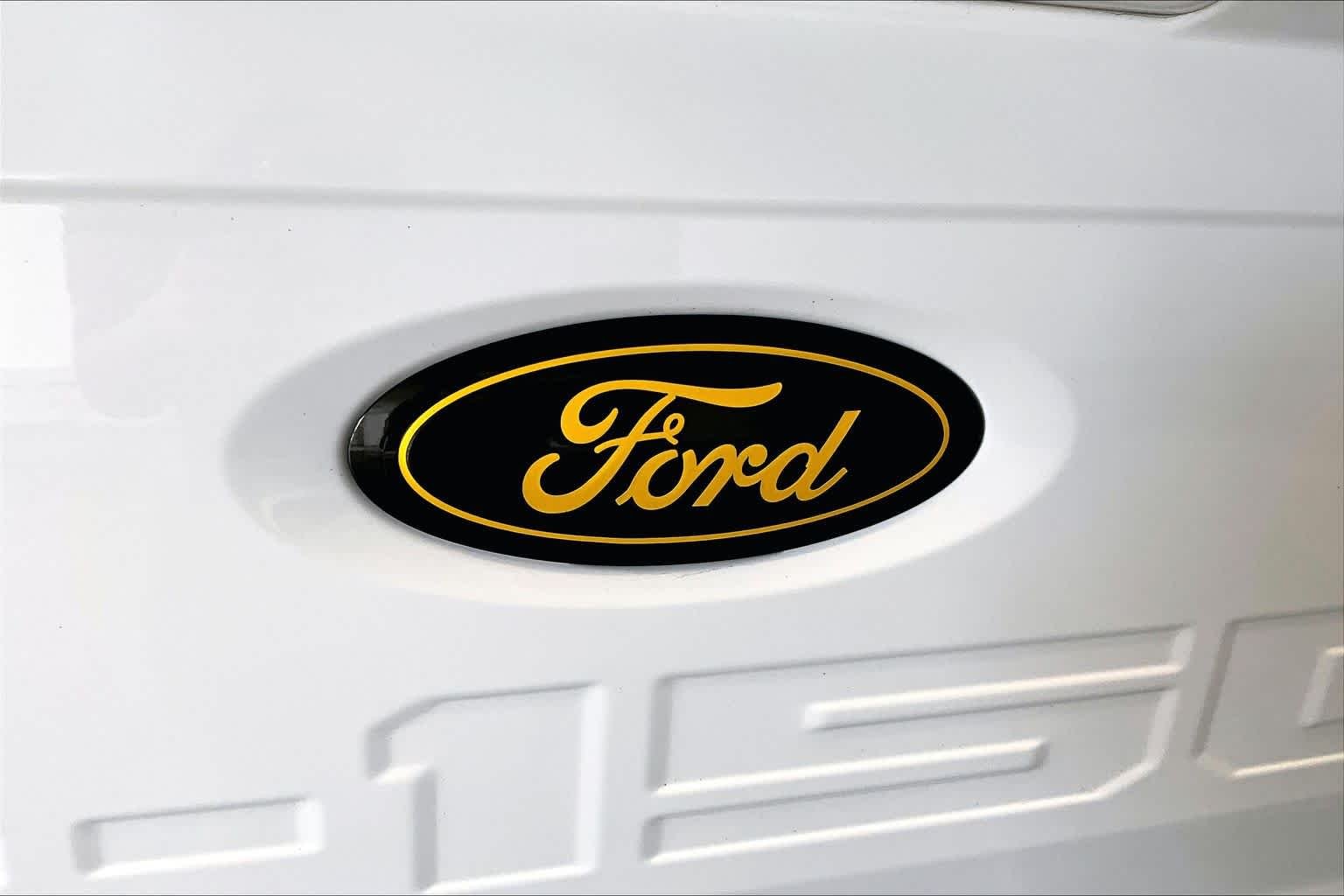 Used 2023 Oxford White Ford XLT image 33