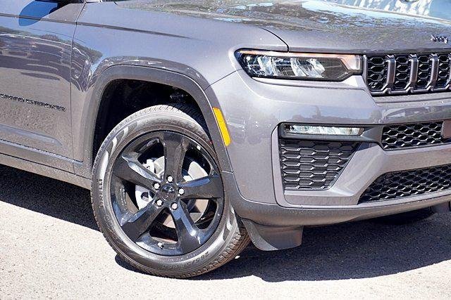 New 2026 Baltic Gray Metallic Clear-Coat Exterior Paint Jeep Limited image 4
