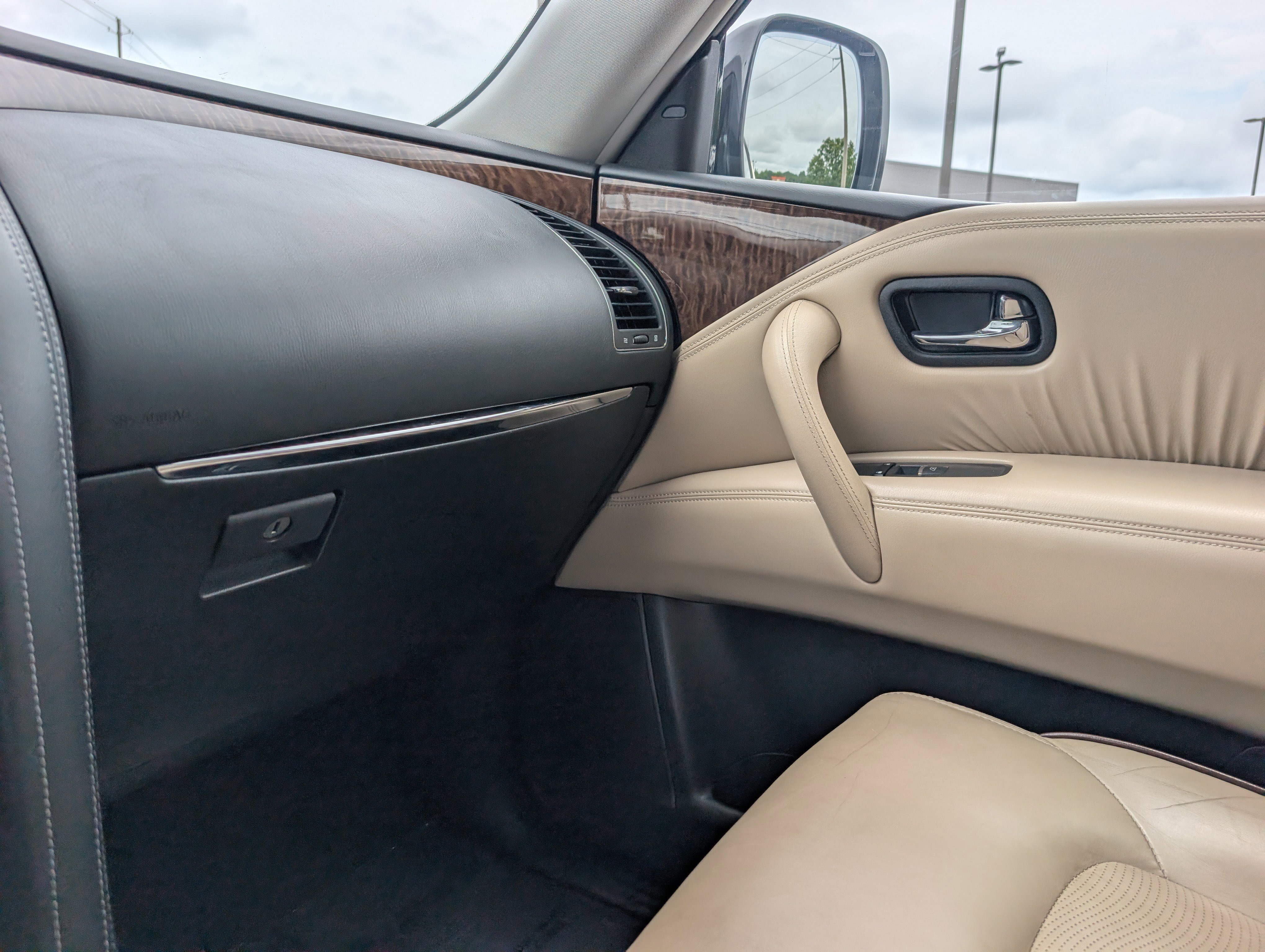 Used 2018 Gun Metallic Nissan Platinum image 33