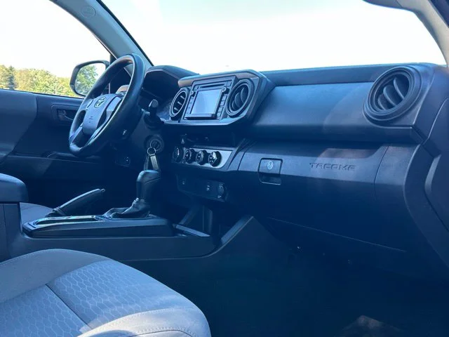 Used 2016 White Toyota SR image 25