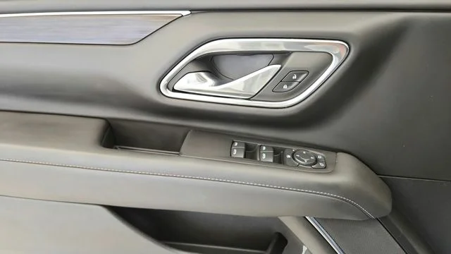 Used 2023 Summit White GMC SLE image 20