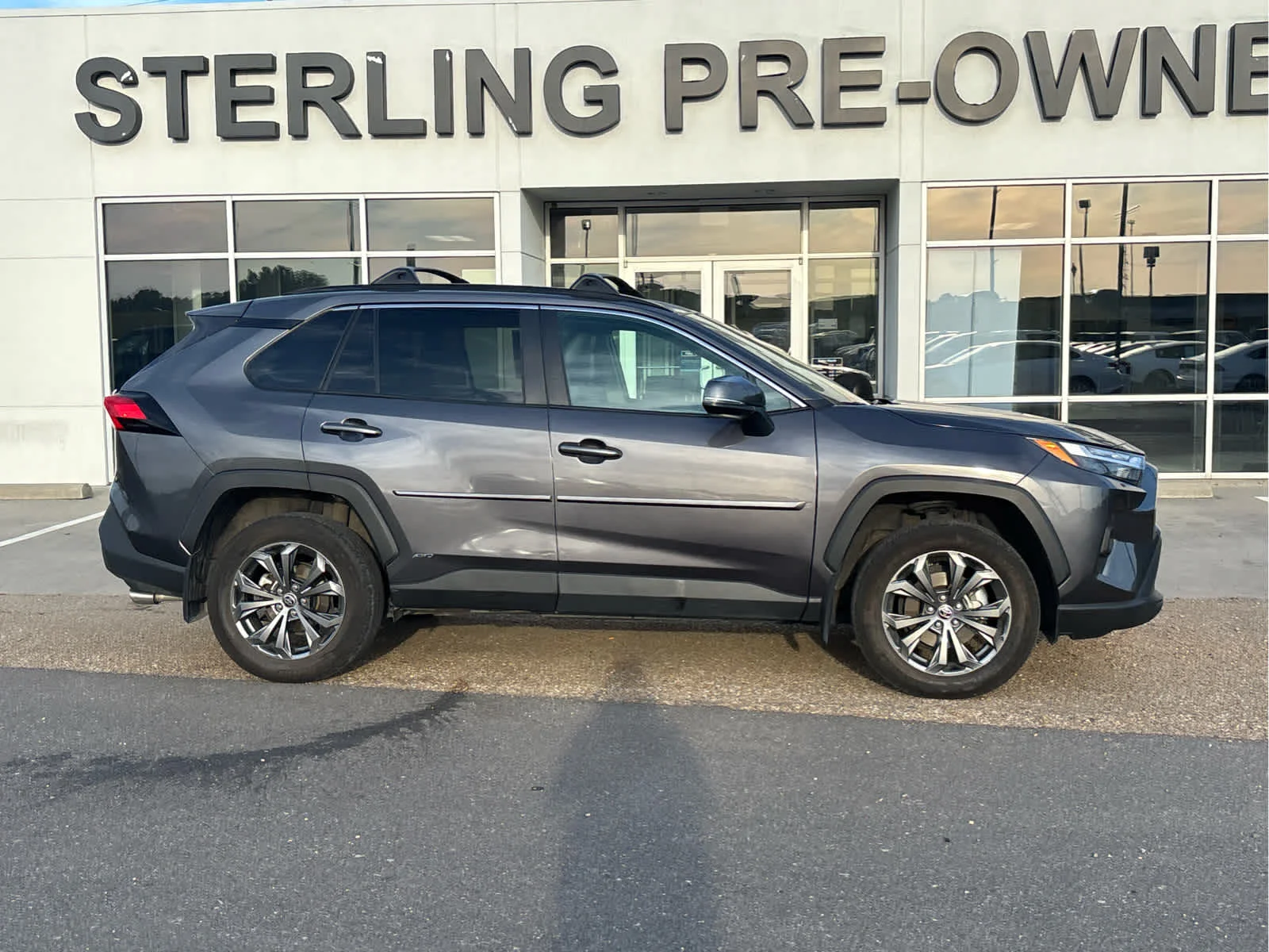 2022 Toyota RAV4 Hybrid XLE Premium
