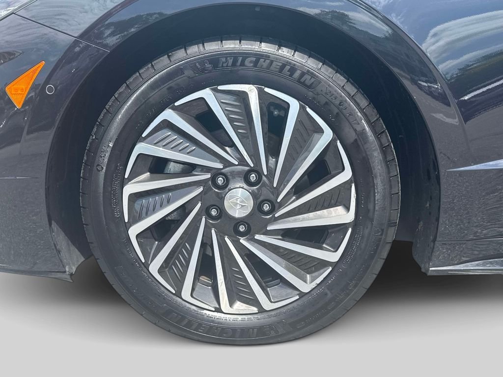 Used 2023 Blue Hyundai Limited image 9