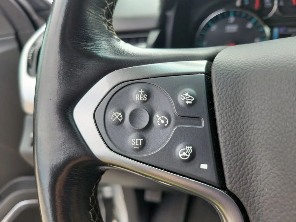 Used 2018 SILVER ICE METALLIC Chevrolet Premier image 26