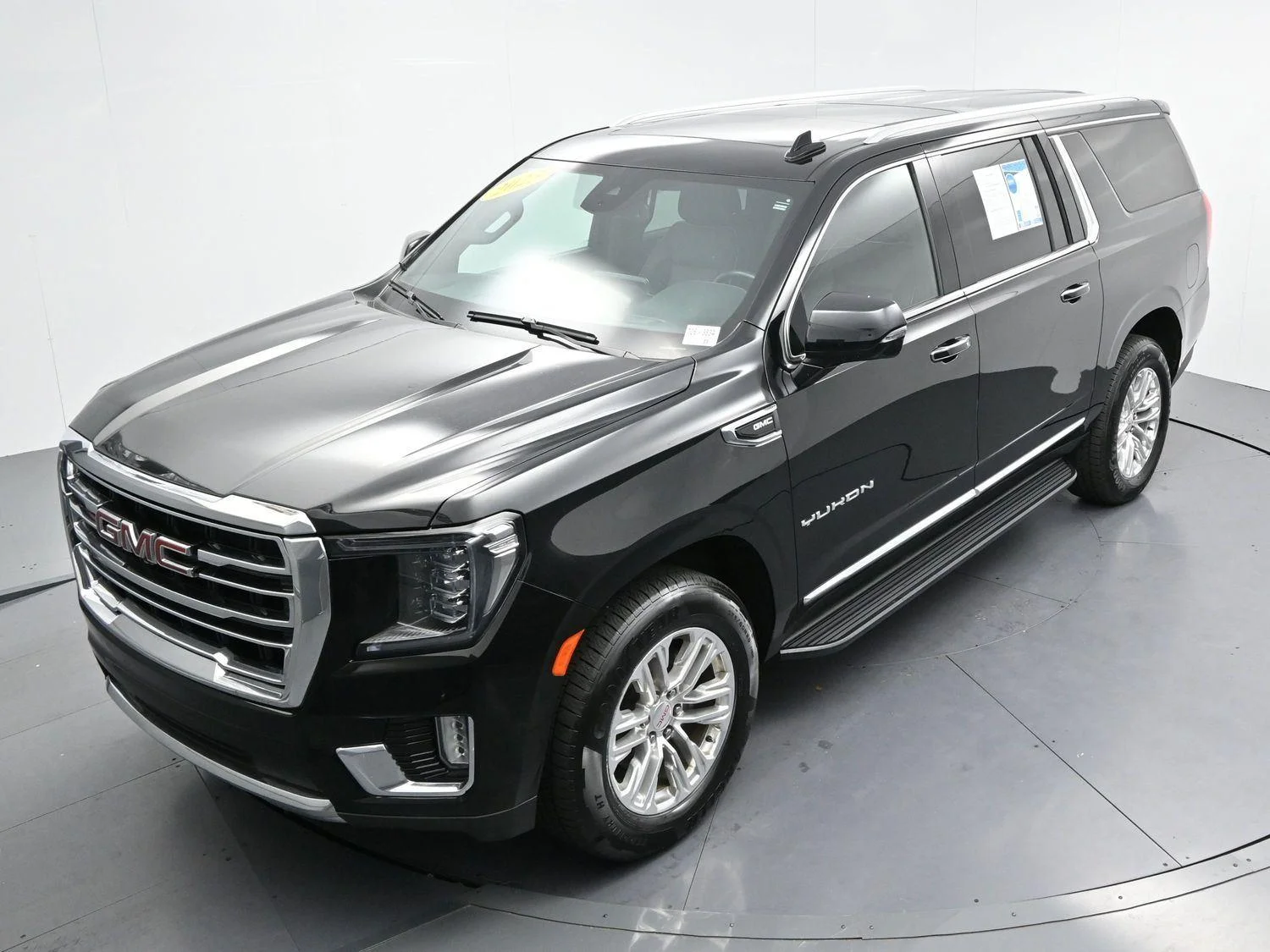 Used 2023 Onyx Black GMC SLT image 46