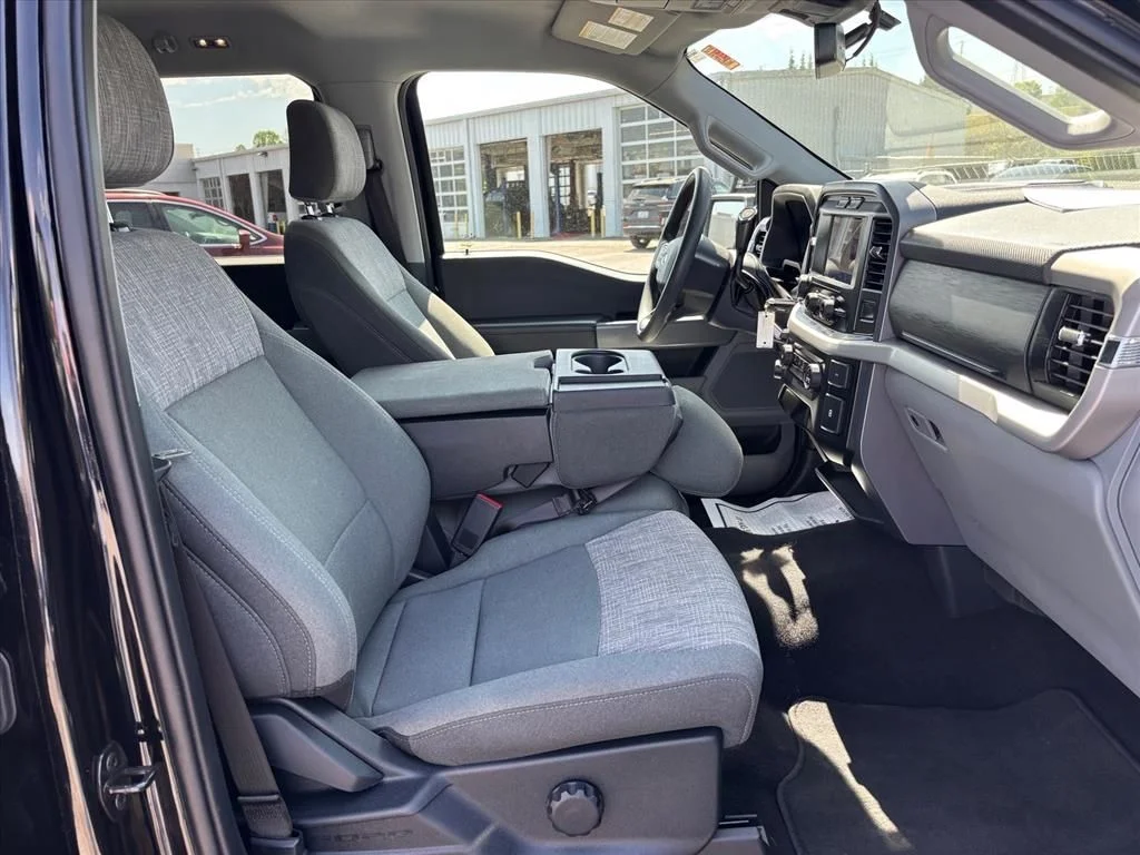 Used 2023 Black Ford XLT image 15