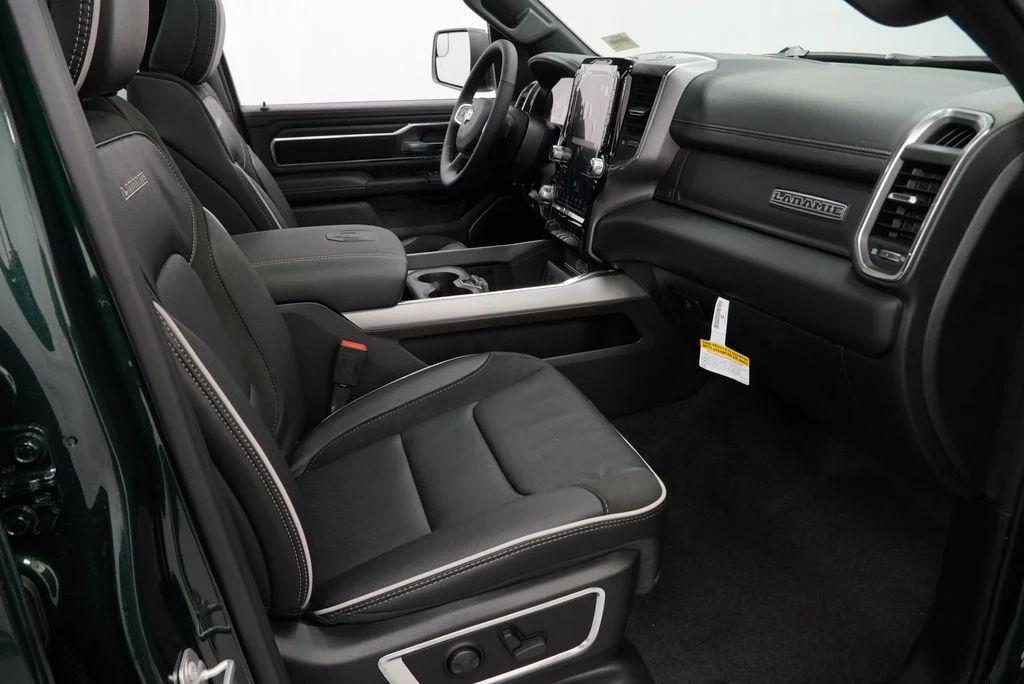 New 2027 Serrano-Green Metallic Exterior Paint RAM Laramie image 34