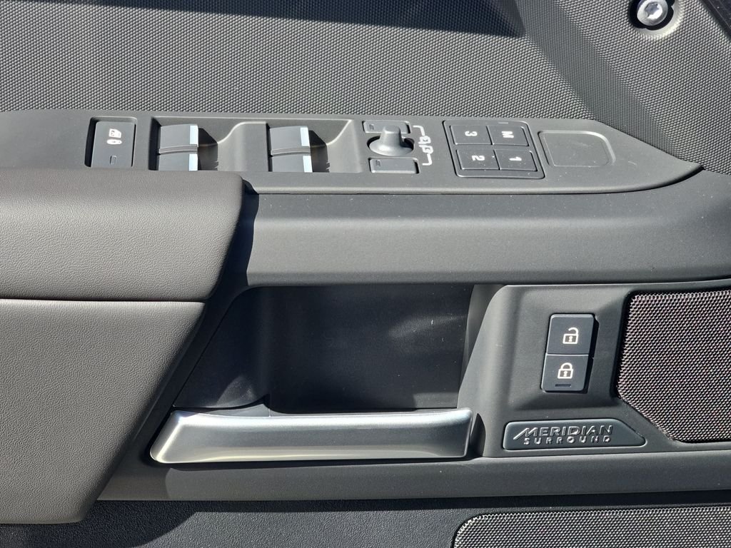 New 2026 Carpathian Grey Land Rover X-Dynamic SE image 30