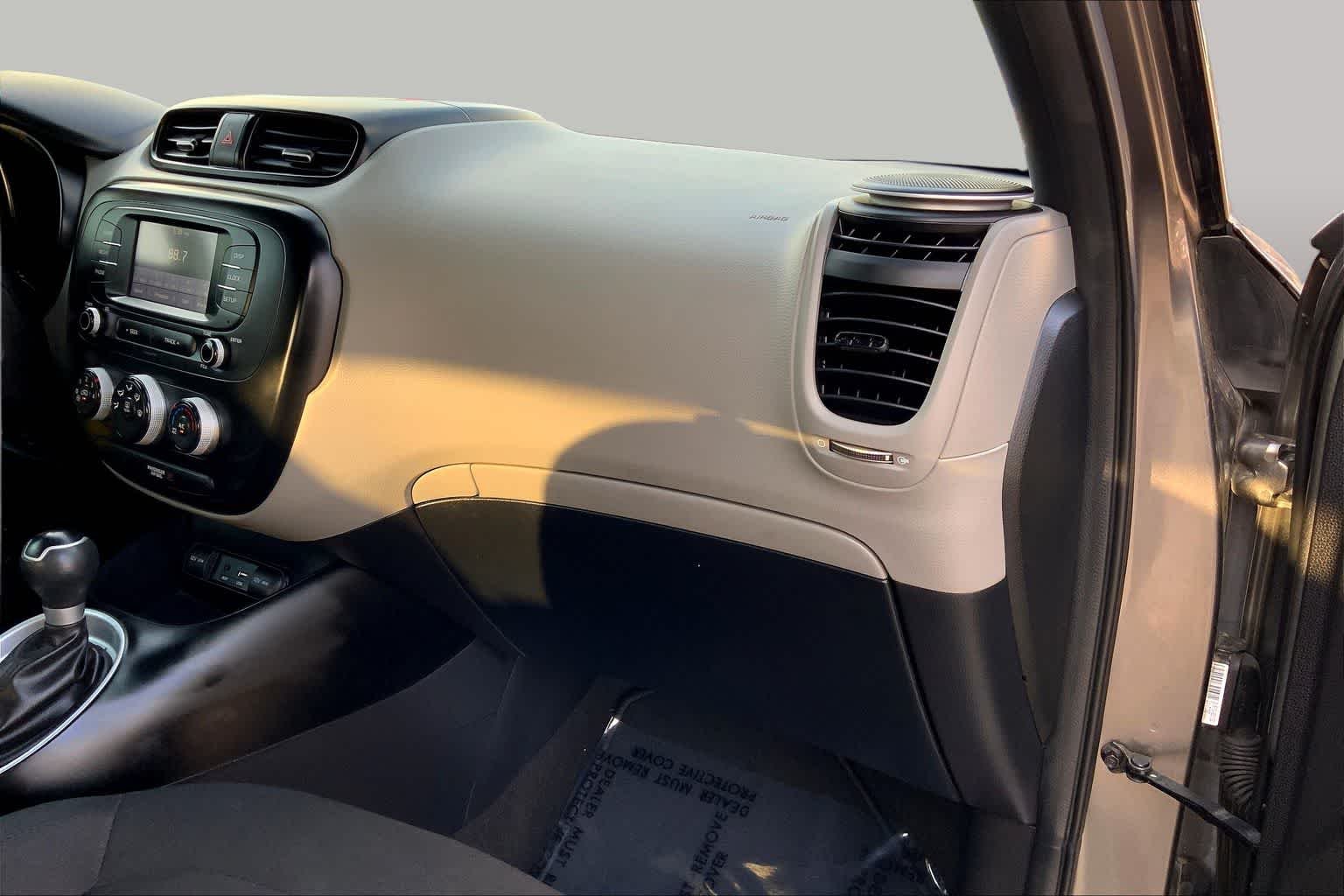 Used 2019 Titanium Gray Kia Base image 18