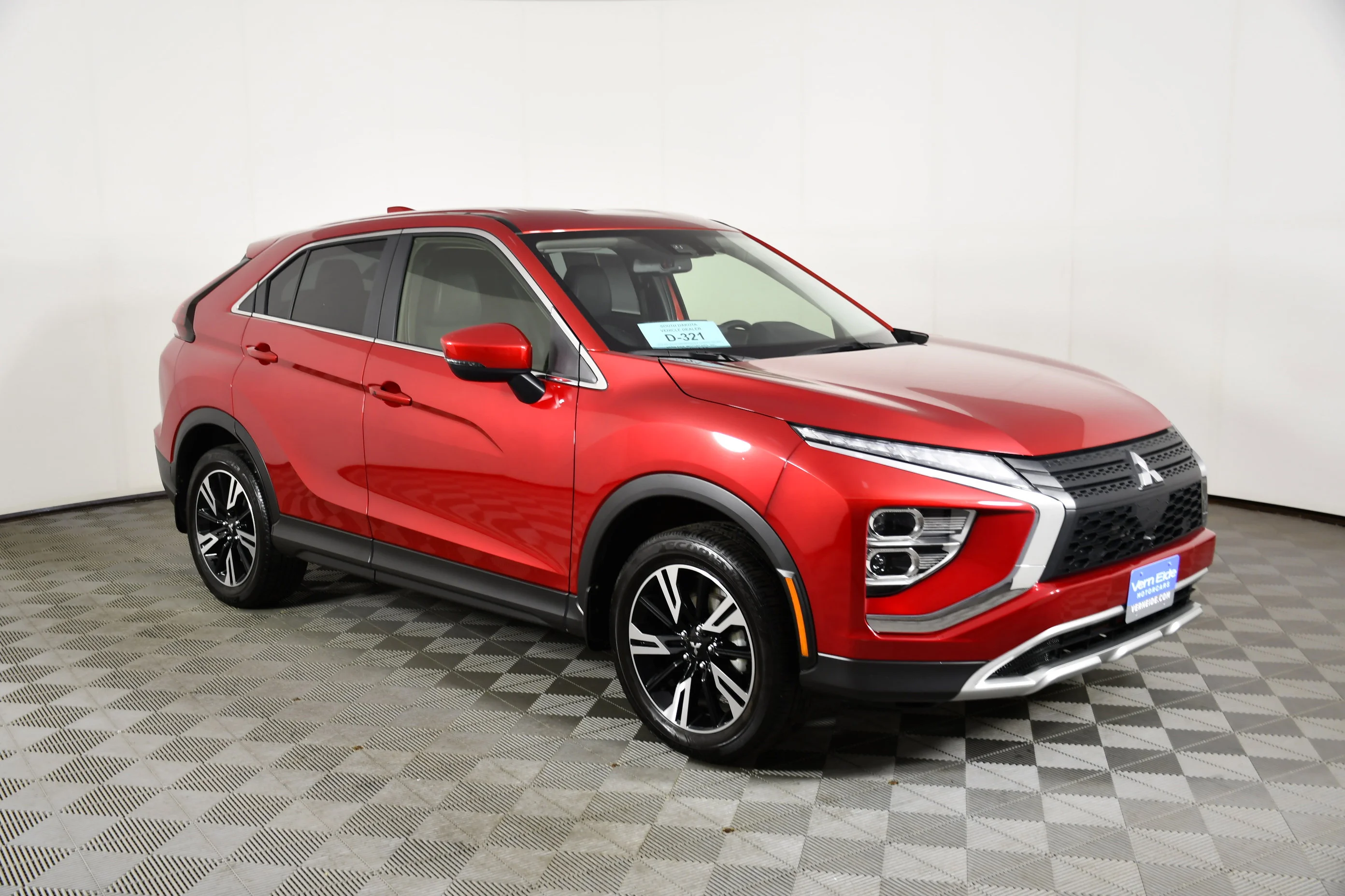 Certified Used 2024 Red Diamond Mitsubishi SE image 4
