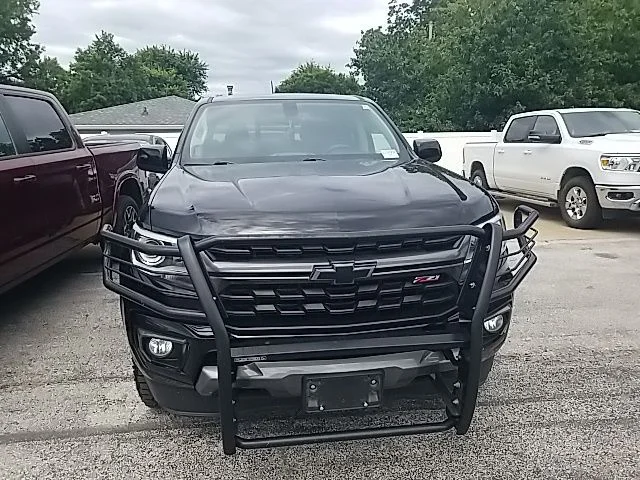 Used 2022 Black Chevrolet Z71 image 8