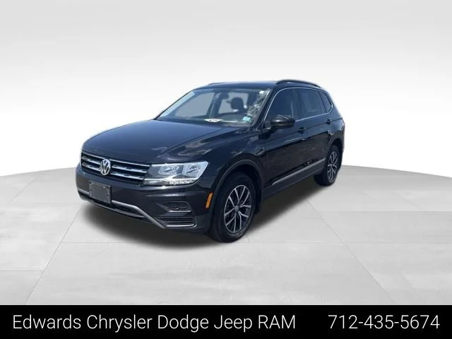 Used 2020 Black Volkswagen 2.0T SE image 3