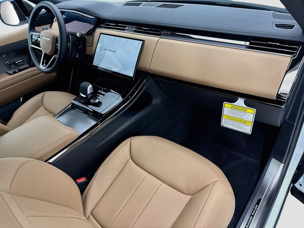 New 2026 Fuji White Land Rover SE image 17