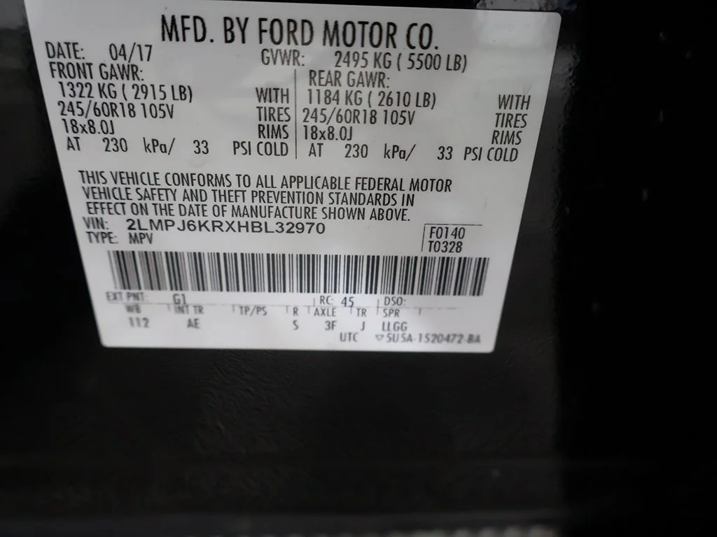 Used 2017 Black Lincoln Select image 44