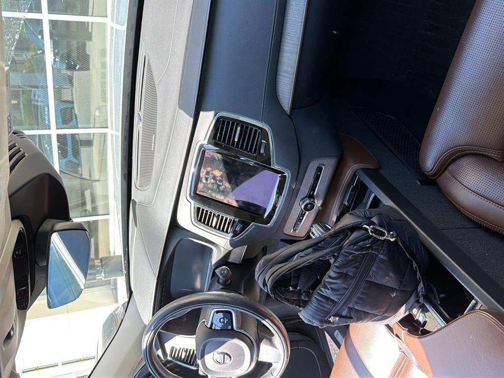Used 2020 Thunder Grey Metallic Volvo Inscription image 11