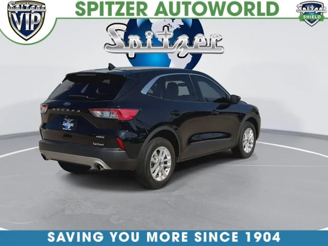 Used 2022 Black Ford SE image 9