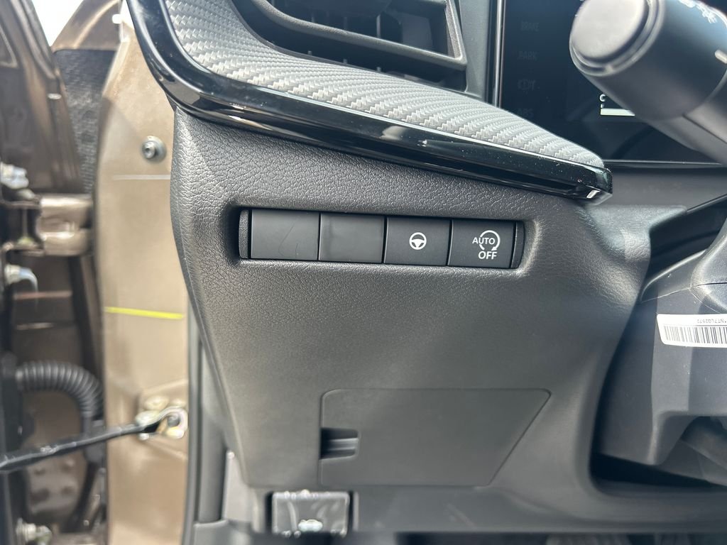 New 2026 Nissan Kicks SR 4D Sport Utility