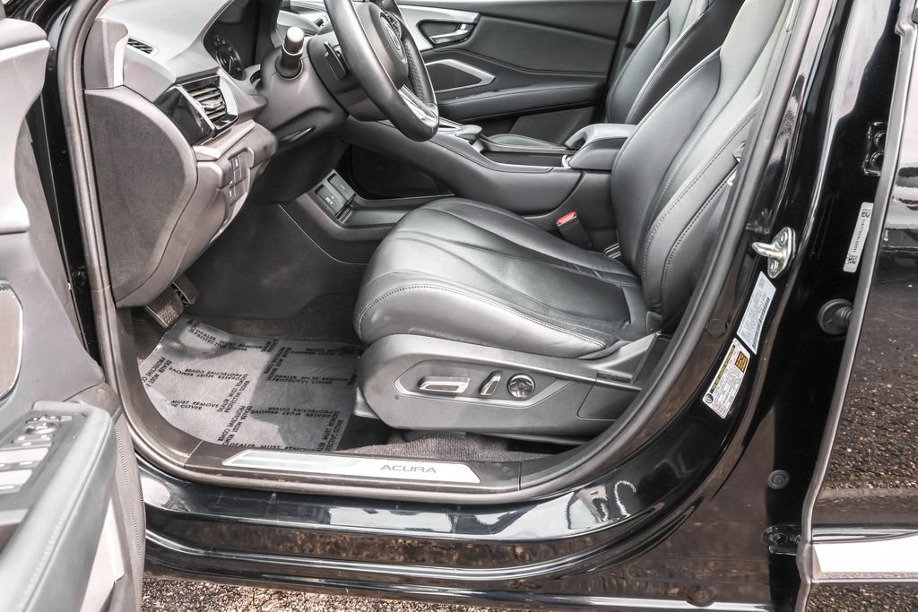 Used 2019  Acura Base image 17