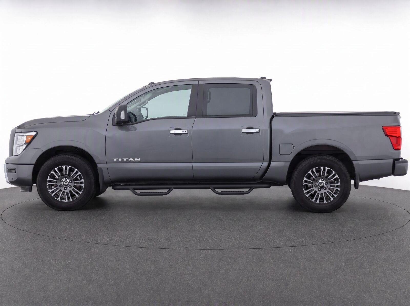 Used 2021 Gun Metallic Nissan SV image 6