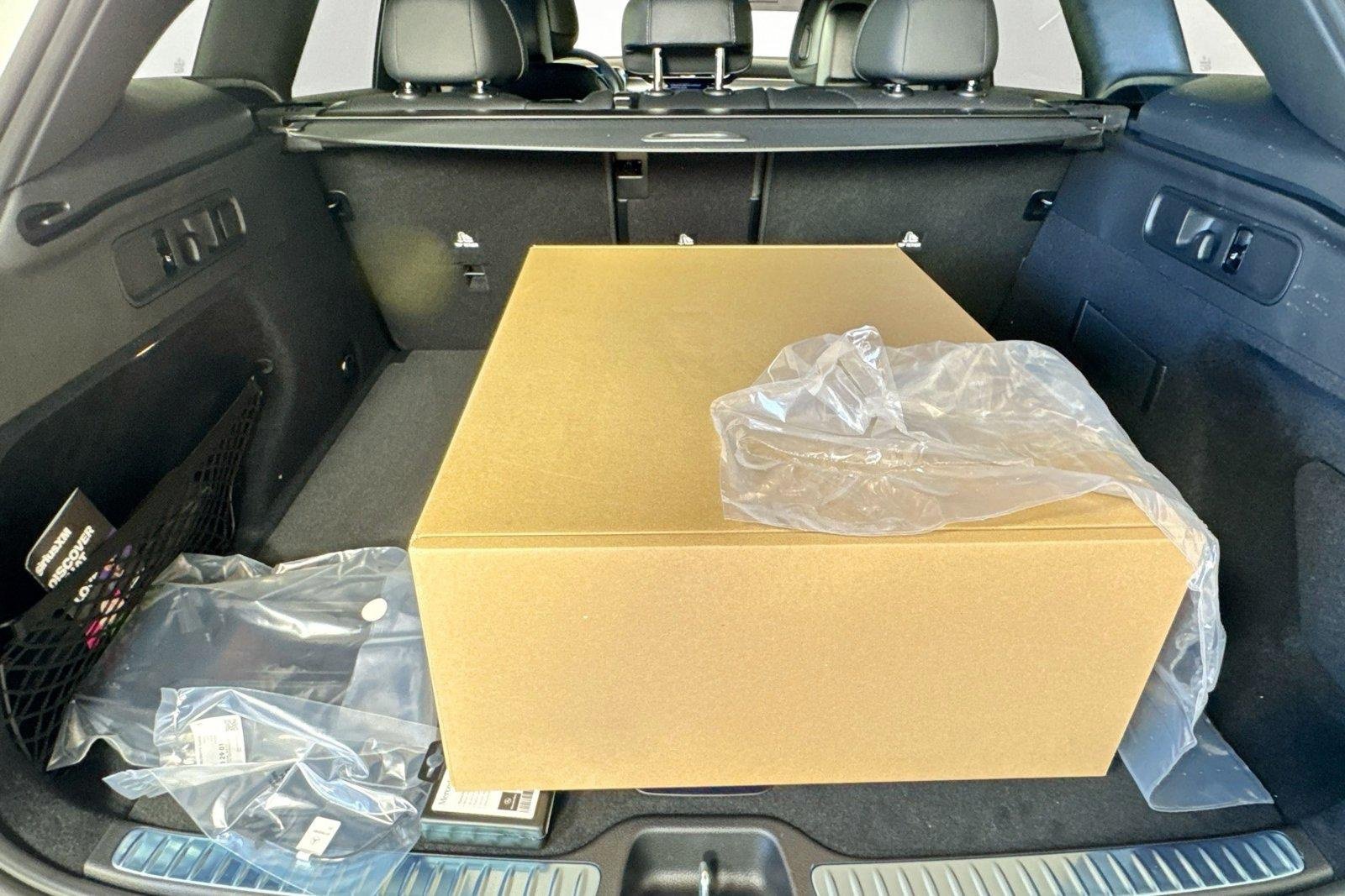 New 2026 Polar White Mercedes-Benz GLC 300 image 23