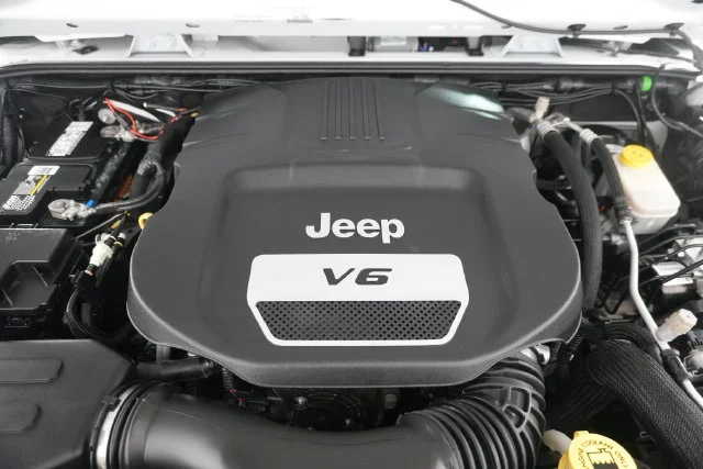 Used 2015 Bright White Clearcoat Jeep Sport image 25