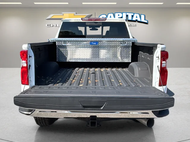 Used 2022 White Chevrolet LTZ image 33