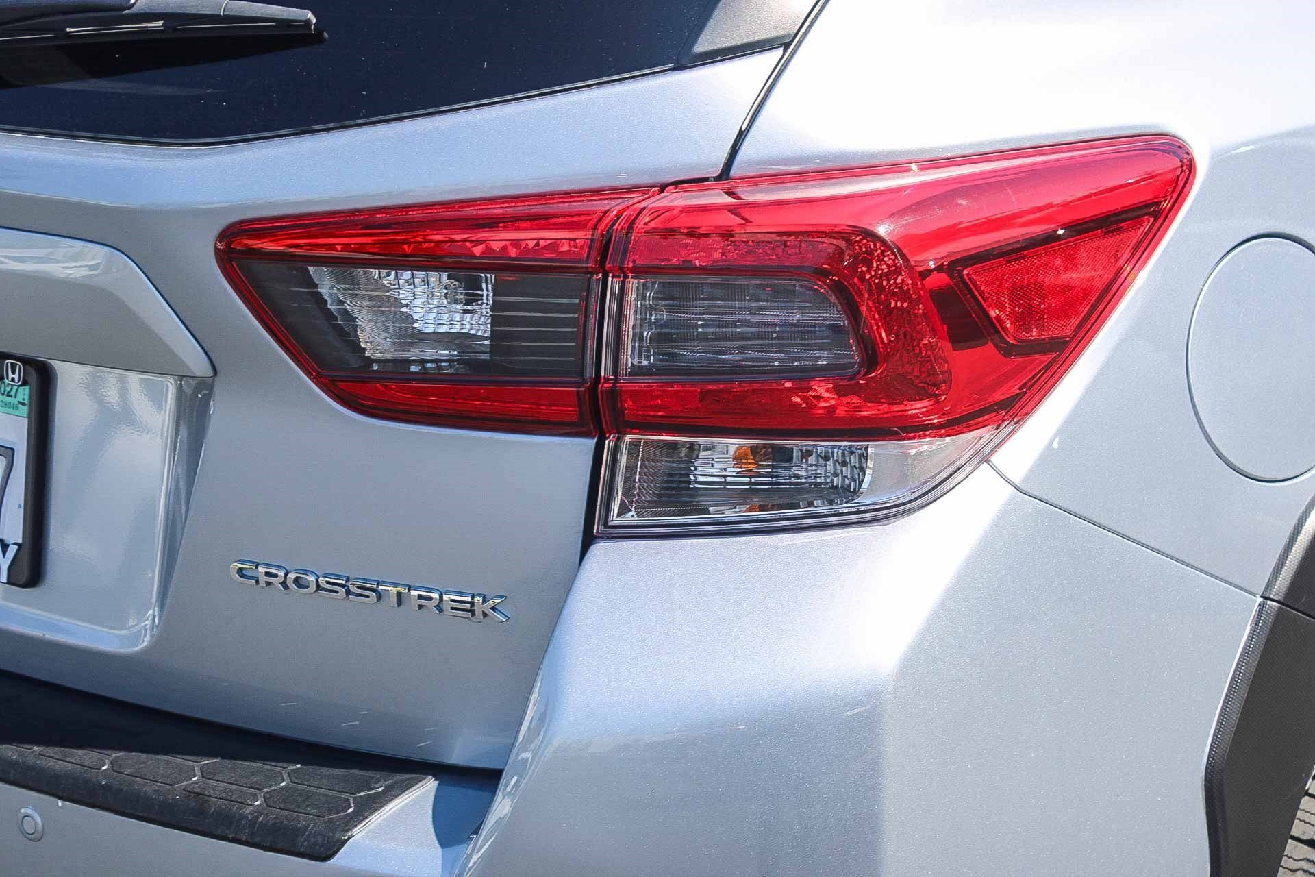 Used 2022 Ice Silver Metallic Subaru Limited image 10