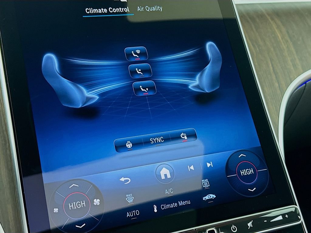 New 2026 Polar White Mercedes-Benz C 300 image 17