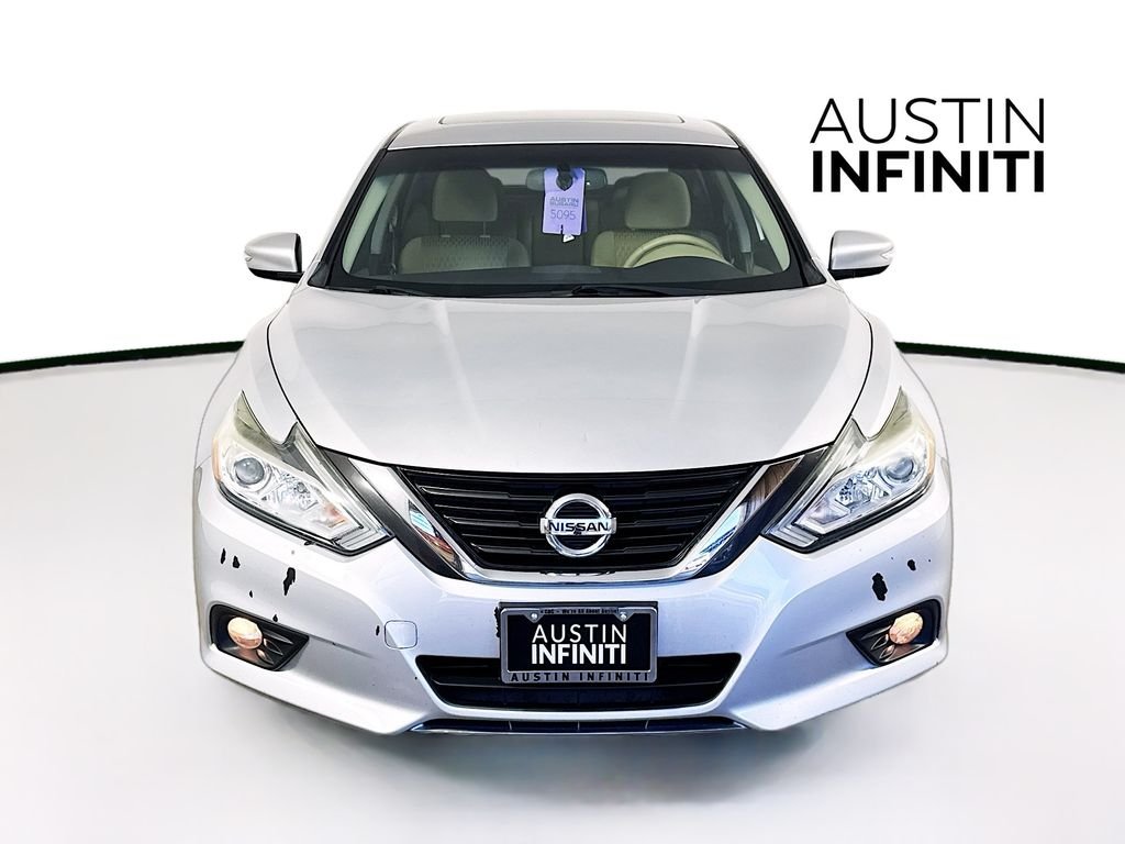 Used 2017 Nissan Altima SV with VIN 1N4AL3AP5HC137833 for sale in Austin, TX
