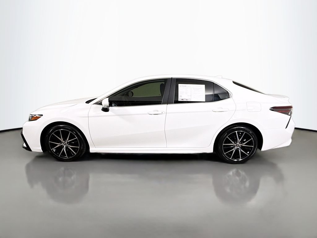 Used 2023 Ice Cap Toyota SE image 4