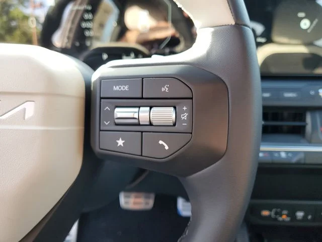 2025 Kia K4 GT-Line Turbo - Photo 12
