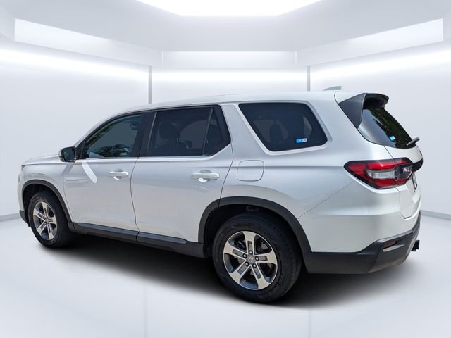 Used 2023 White Honda EX-L image 5