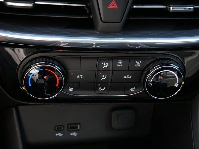 Used 2025 White Buick Sport Touring image 24