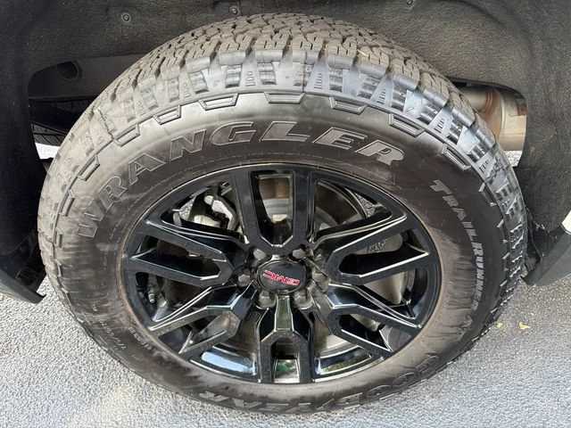 Used 2026 Summit White GMC Elevation image 17