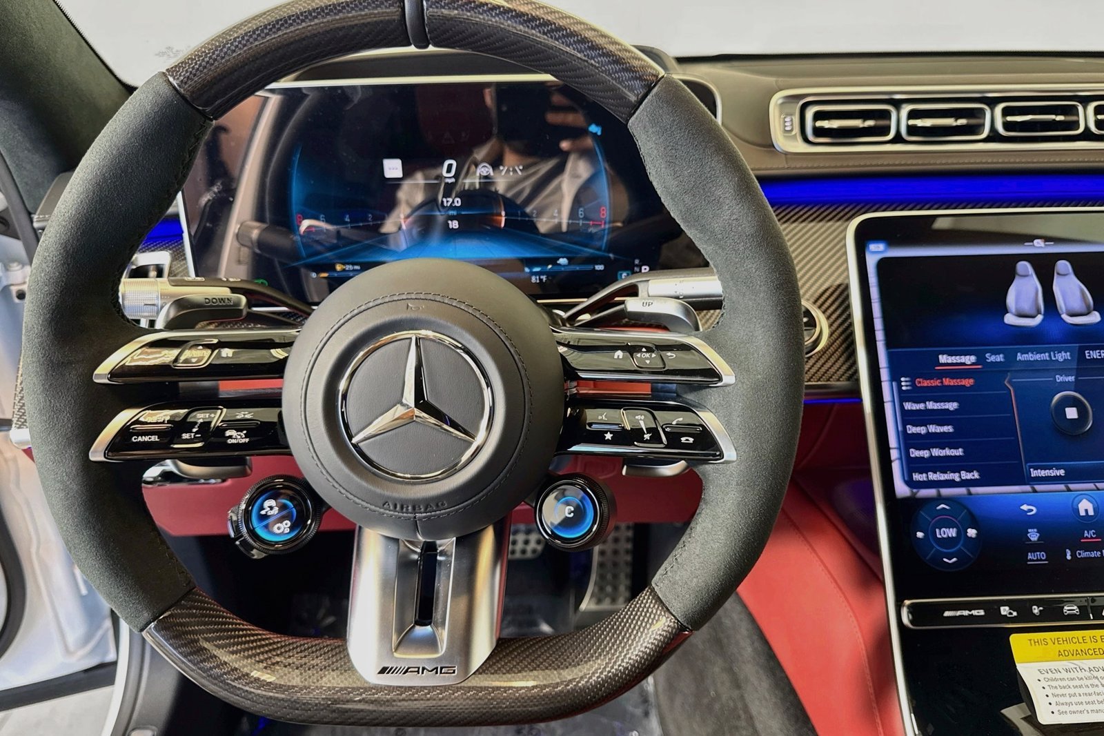 New 2026 MANUFAKTUR Moonlight White Magno Mercedes-Benz AMG® S 63 E image 11