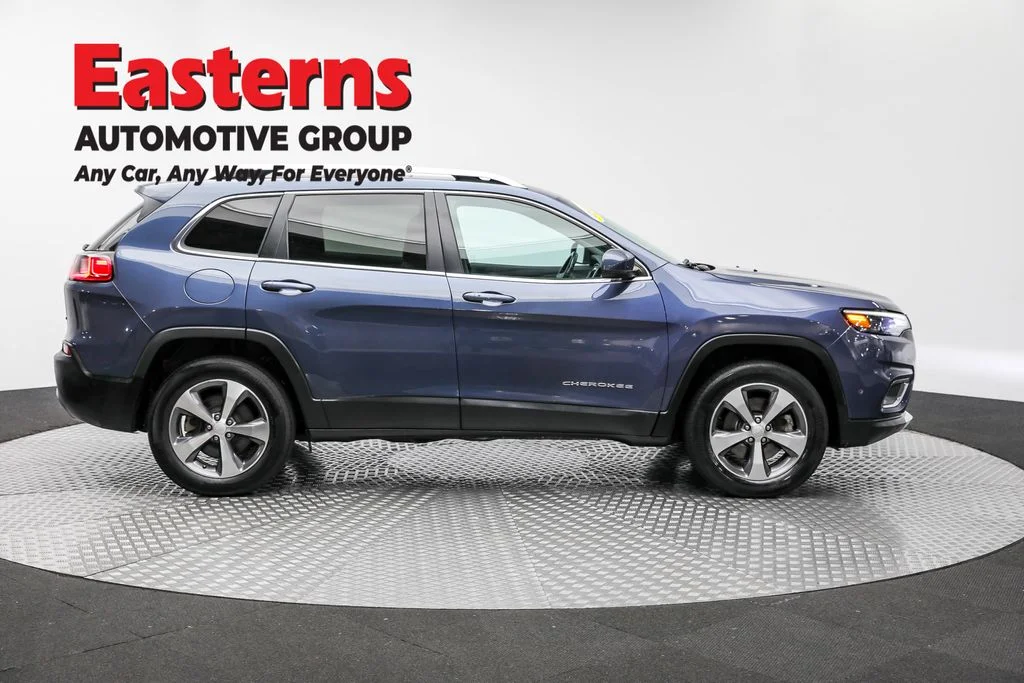 Used 2021 Blue Jeep Limited image 4