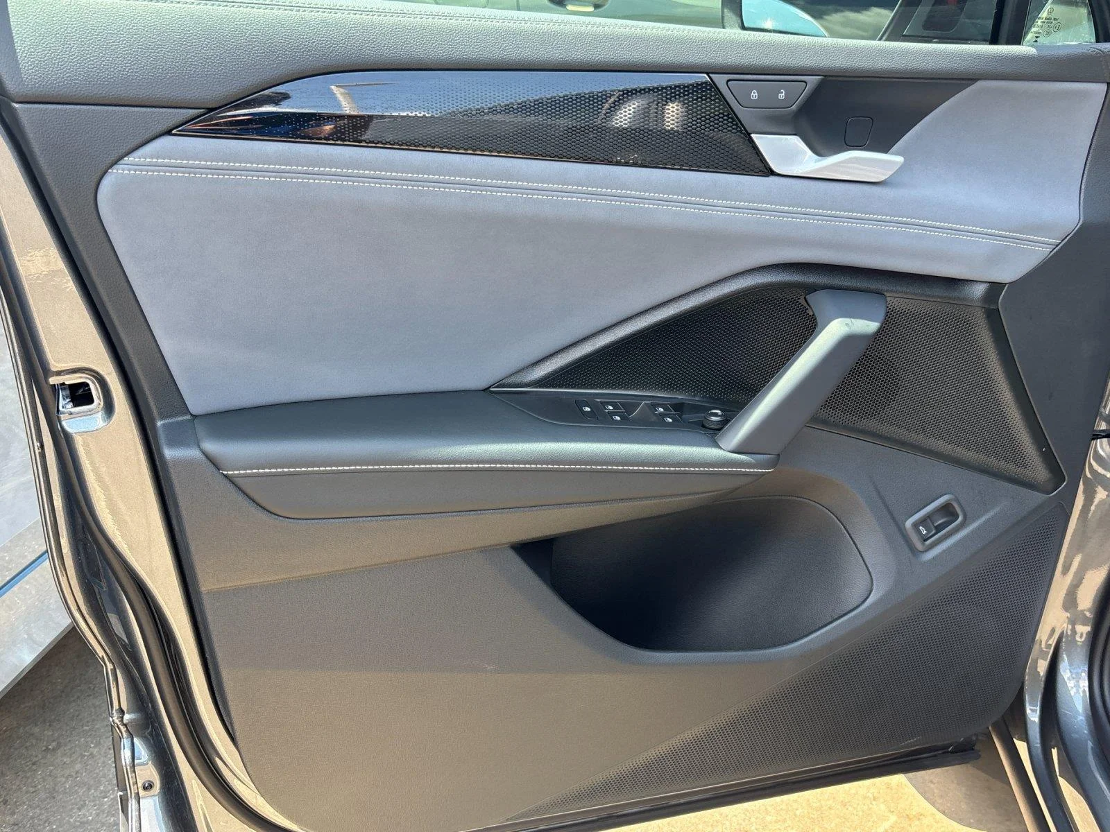New 2026 platinum gray metallic Volkswagen SE image 13