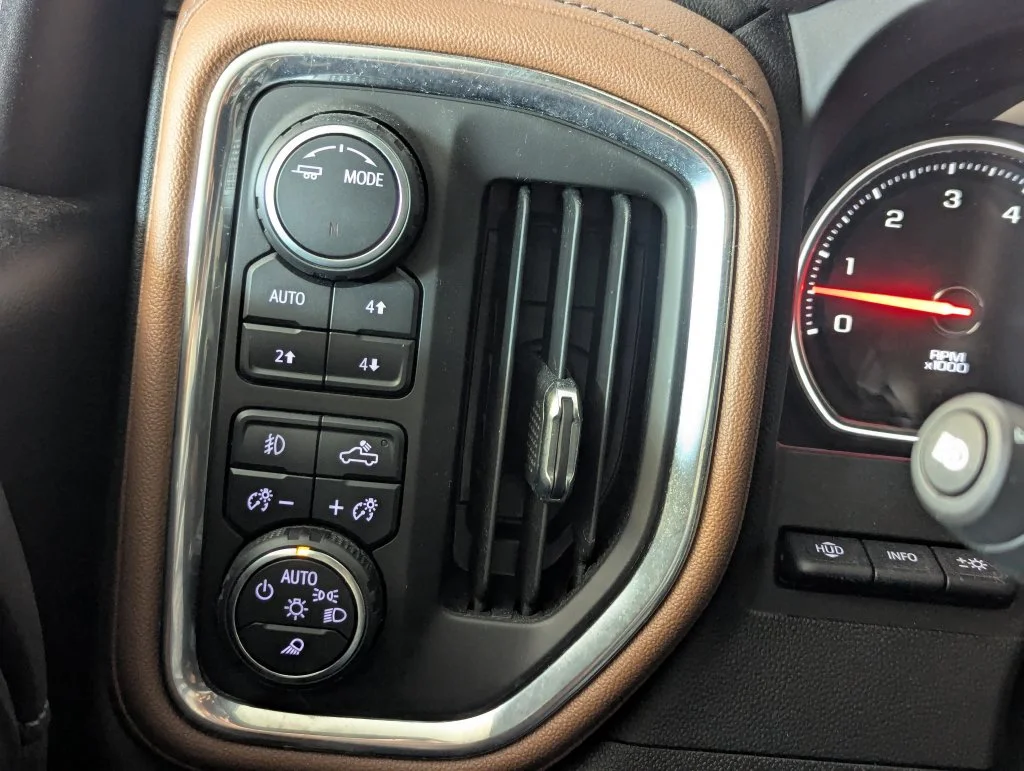 Used 2022 Beige Chevrolet High Country image 29