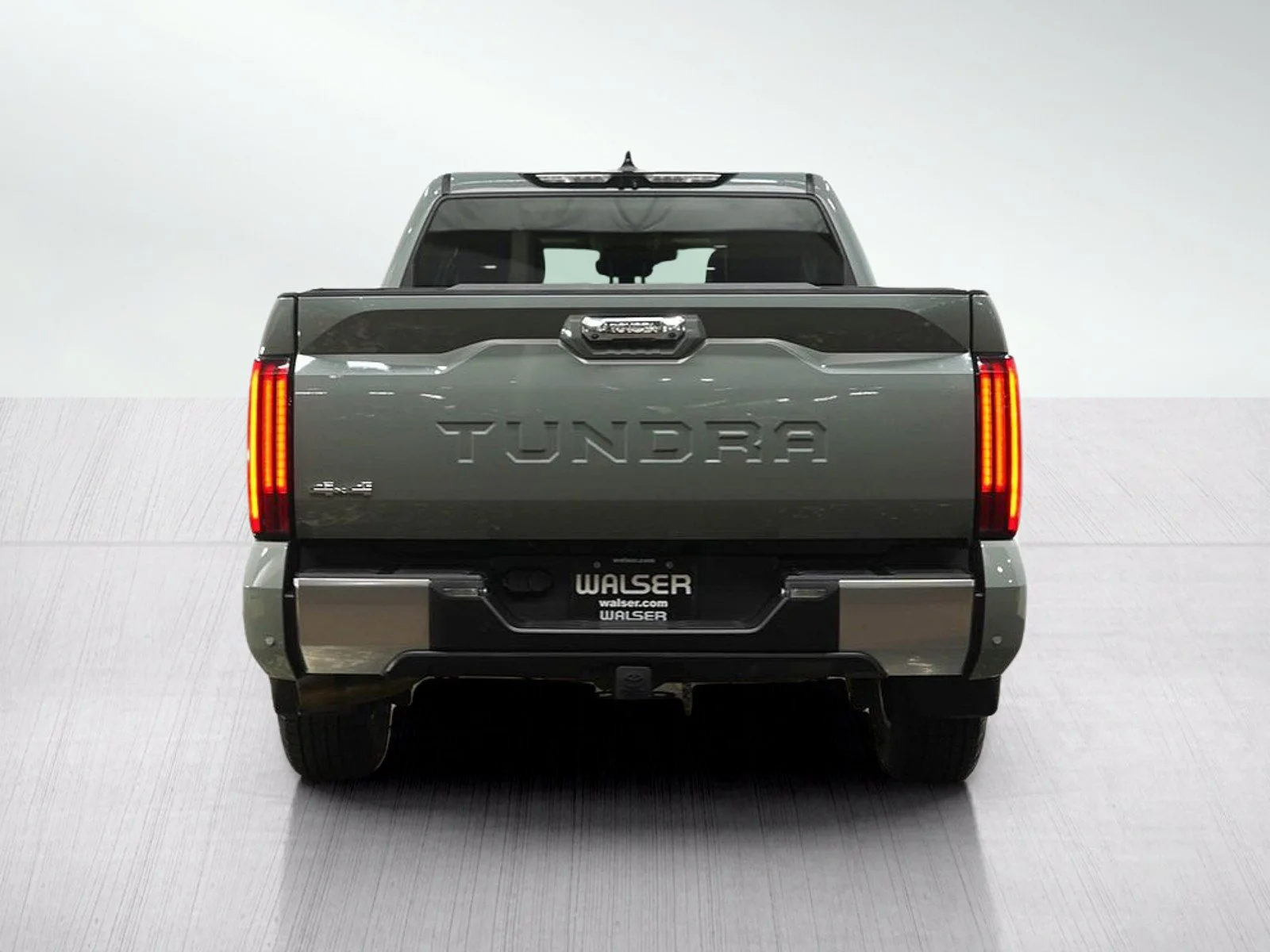 Used 2022  Toyota Limited image 5