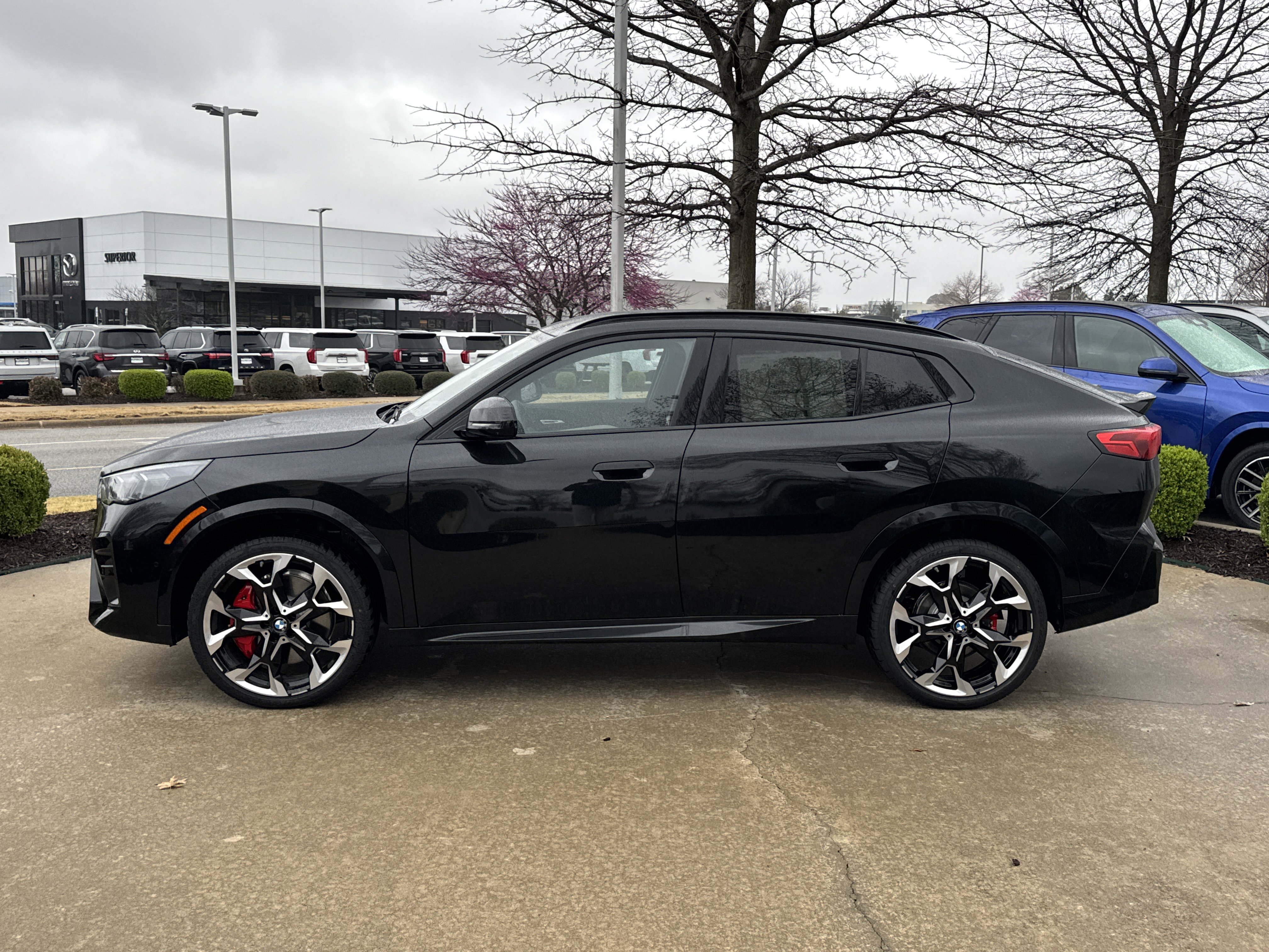 New 2026 BLACK SAPHORE BMW xDrive28i image 2