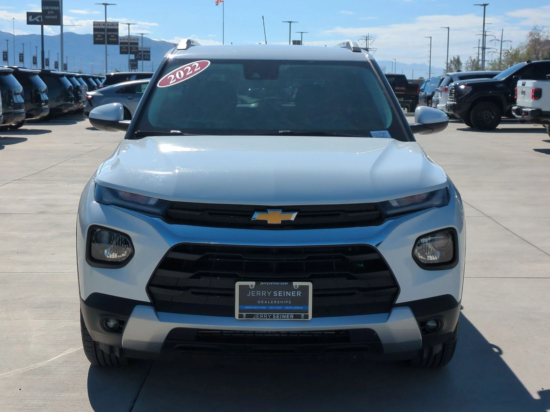 Used 2022 Summit White Chevrolet LT image 9