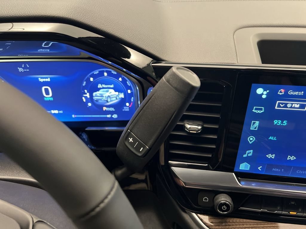 New 2026 Summit White Chevrolet LT (2FL) image 19