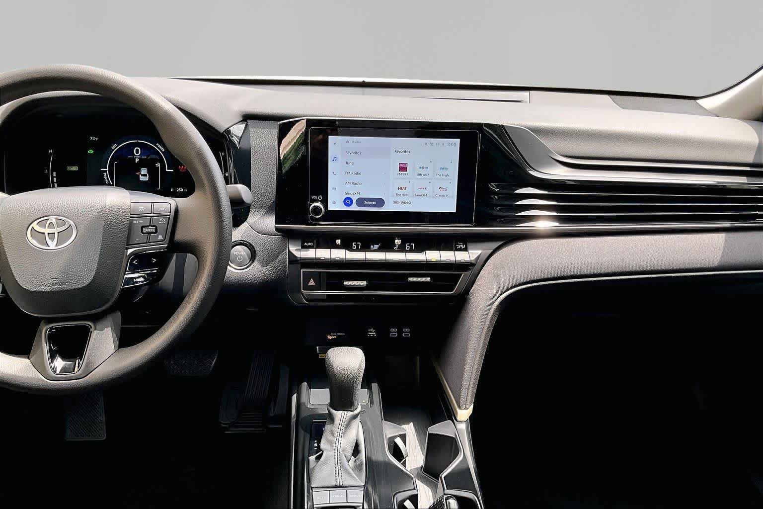Used 2025 Ice Cap Toyota LE image 7