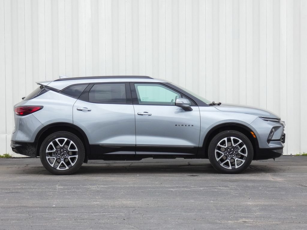 Used 2025 Chevrolet Blazer RS with VIN 3GNKBKRS9SS222204 for sale in Kansas City