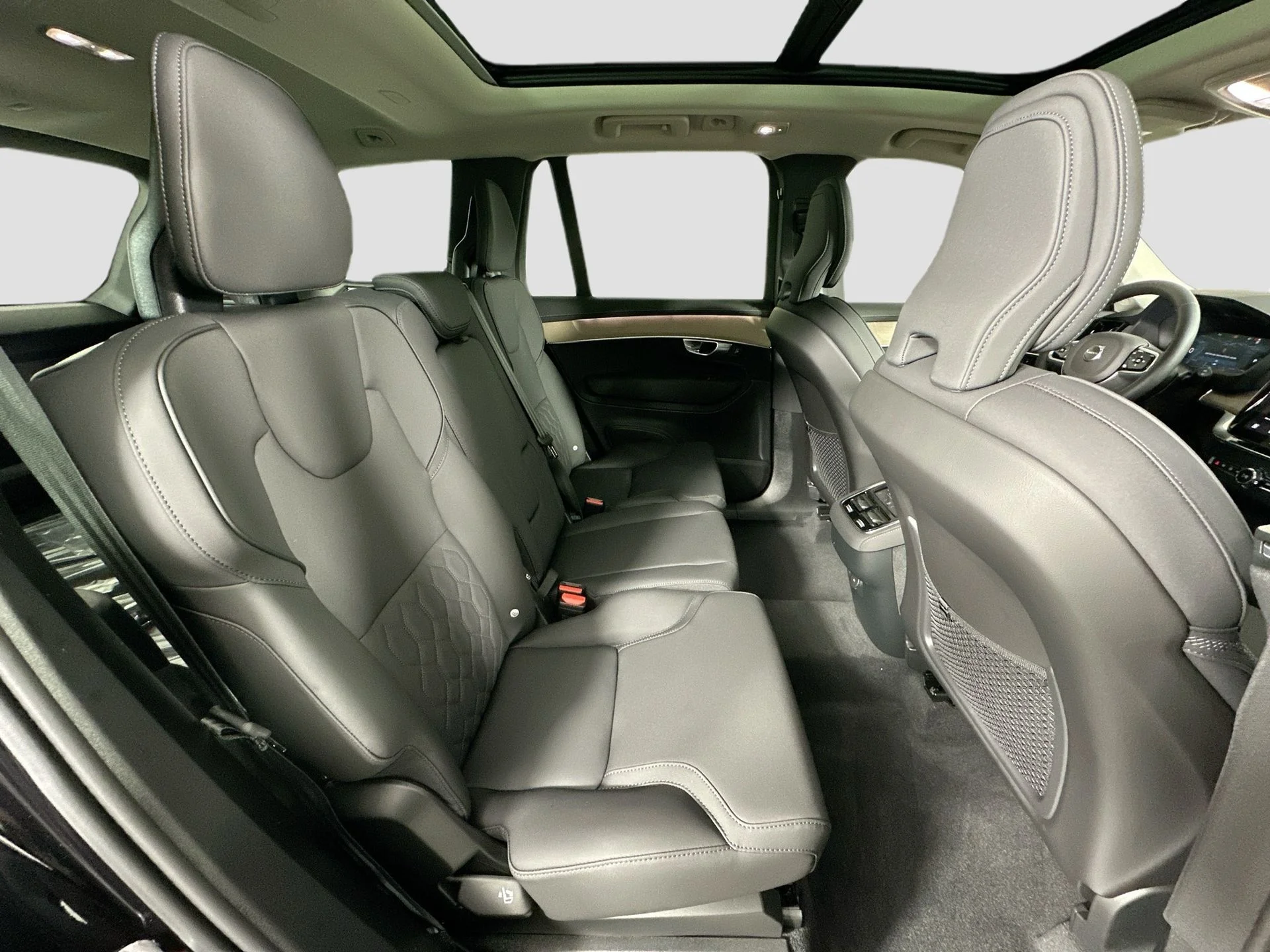2026 Volvo XC90 Core - Photo 28