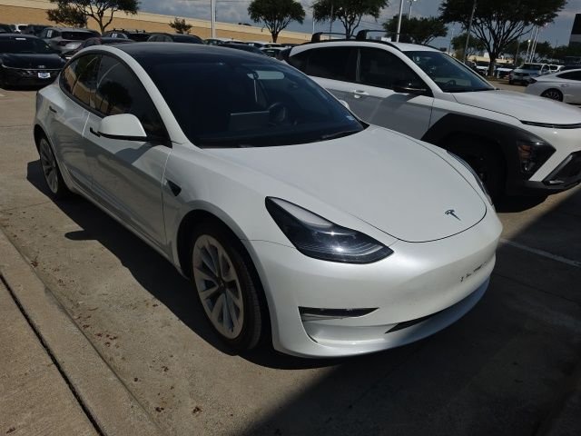 Used 2023 White Tesla Base image 4